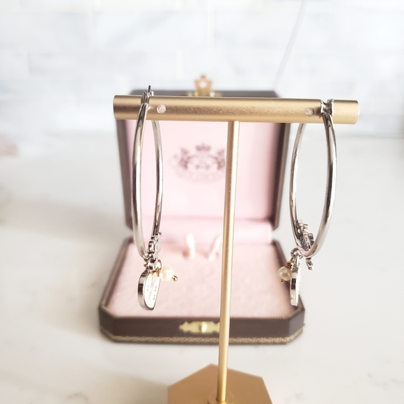 SALE 🥰😀 Juicy Couture Hoop Earrings Silver Tone - Picture 8 of 8